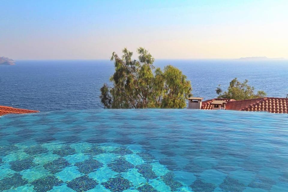 View (from property/room), Sea view, Swimming pool