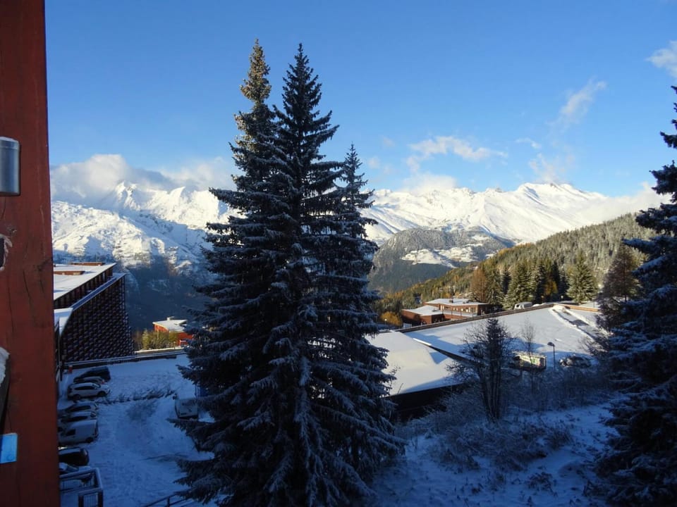 Résidence Belles Challes - Beau studio pour 4 personnes ambiance chalet, skis aux pieds, proche des commerces, dans le village du Charvet à Arc 1800 MAE-1793 Apartment in Landry