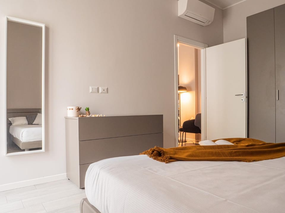 The Best Rent - Apartment with balcony in Milan downtown Apartment in Milan