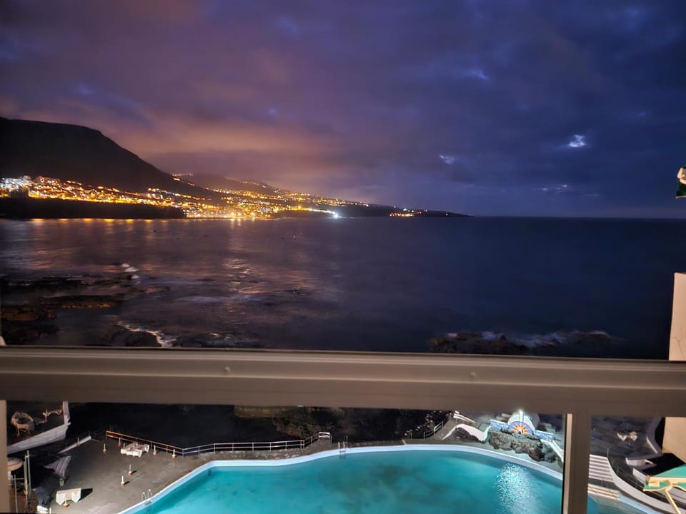 Night, Natural landscape, Mountain view, Pool view, Sea view, Swimming pool