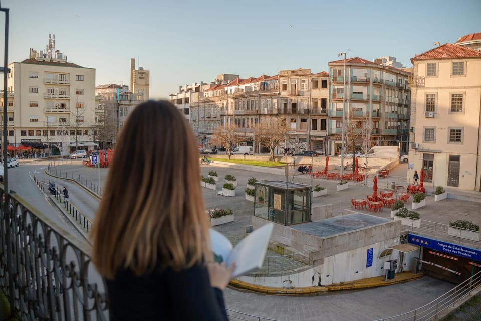 City view, Street view, Location