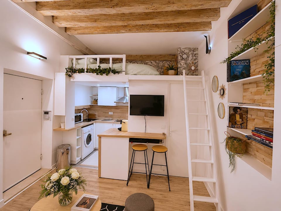 TV and multimedia, Kitchen or kitchenette