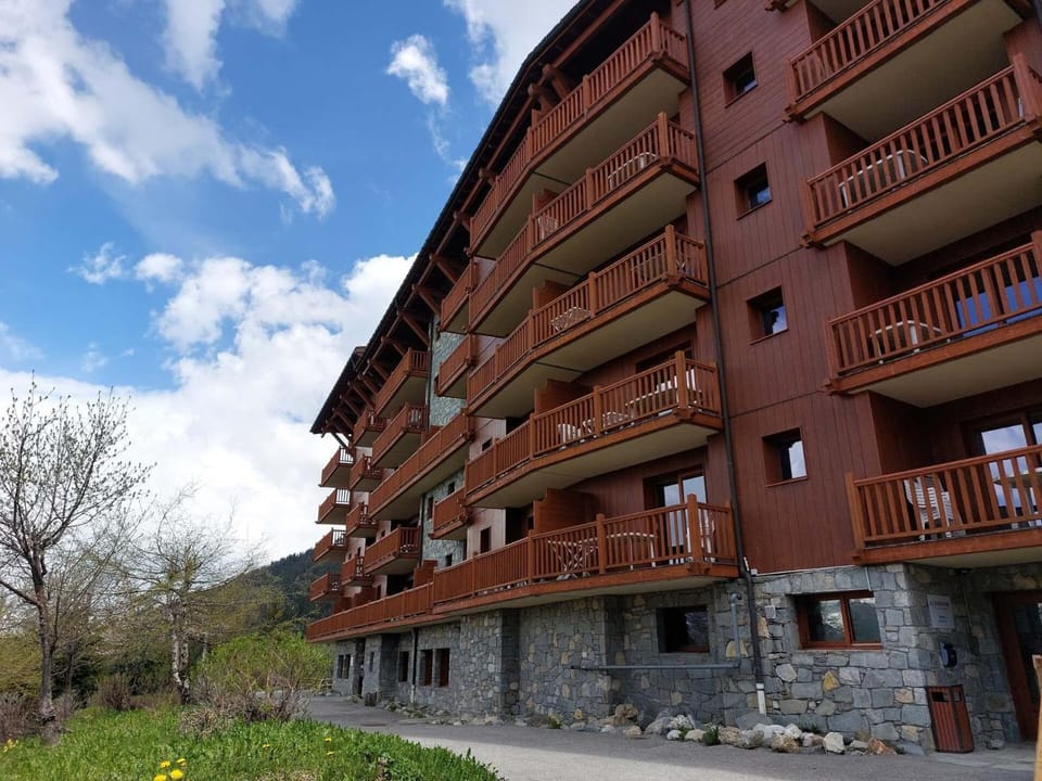 Résidence Roselend - Grand 4 pièces offrant de belles surfaces situé dans une résidence au village du chantel ,proche des pistes et avec piscine MAE-9204 Apartment in Landry