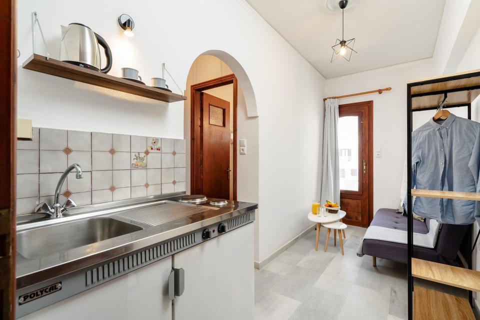 Bed, Living room, towels