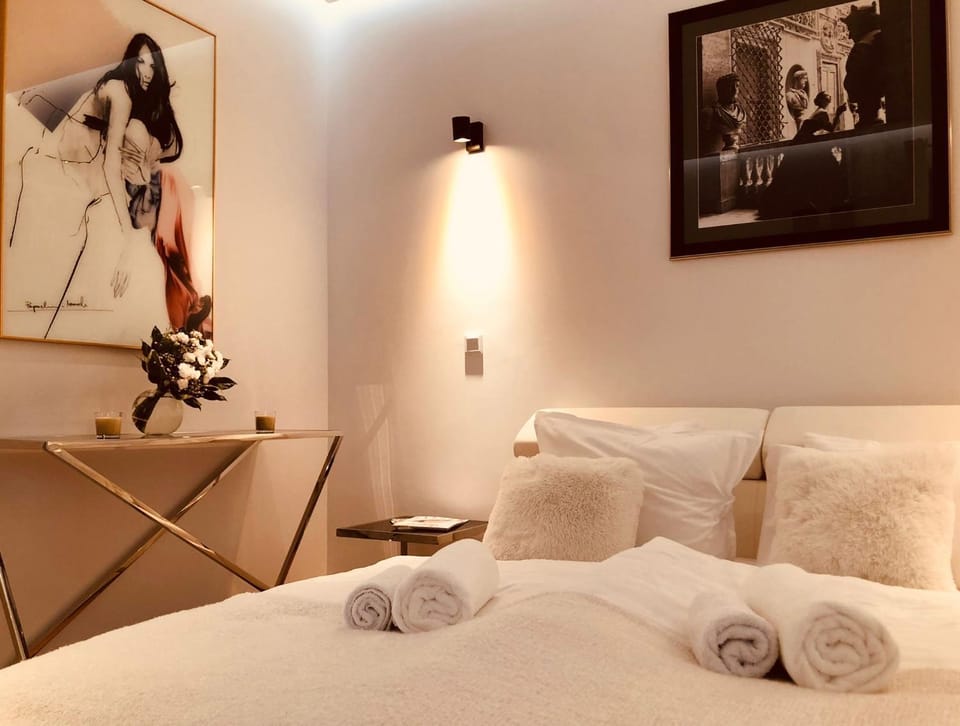 Baltic Riviera Apartments - Granaria Premium - River and Old Town Apartment in Gdansk