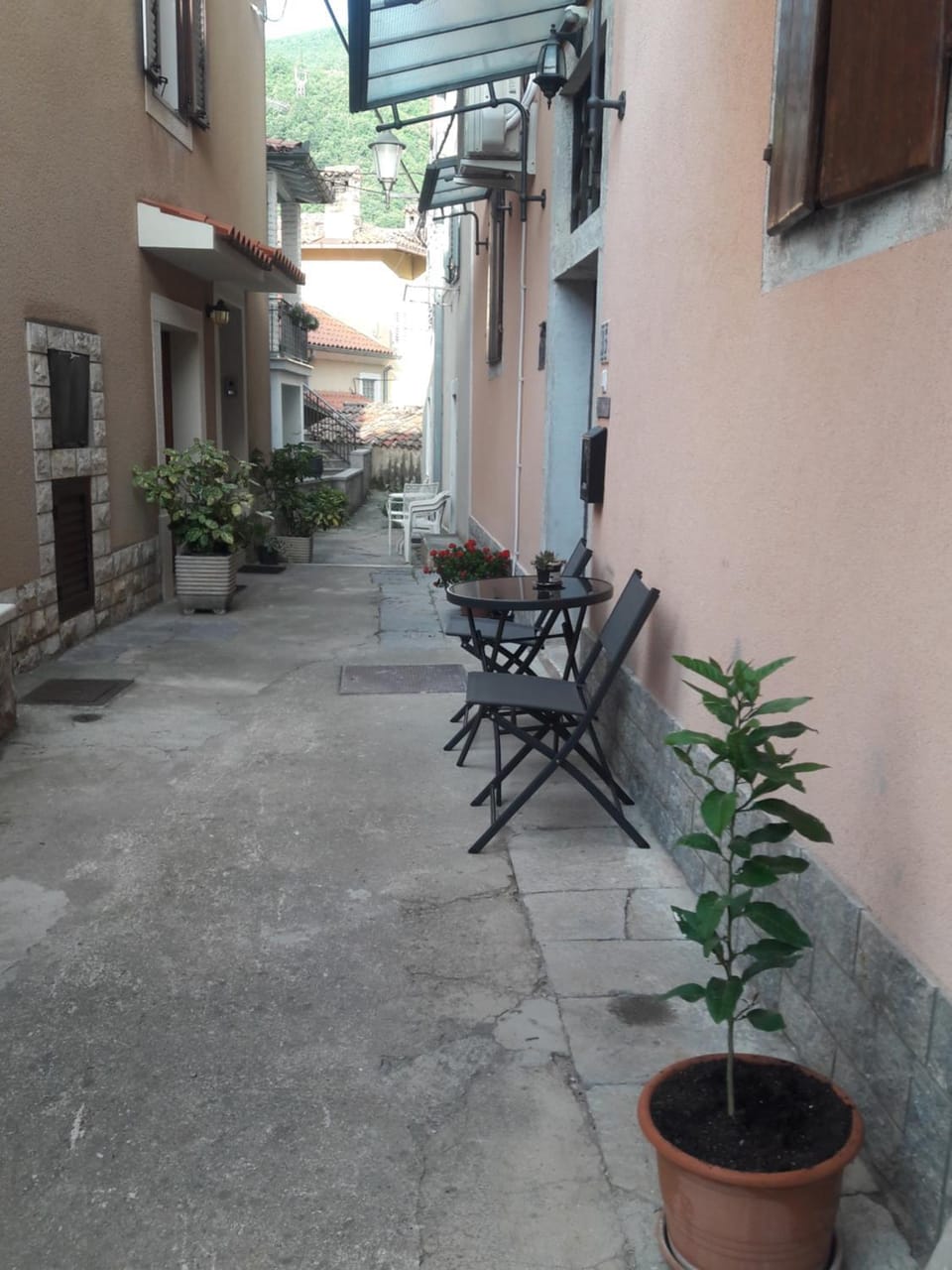 Facade/entrance
