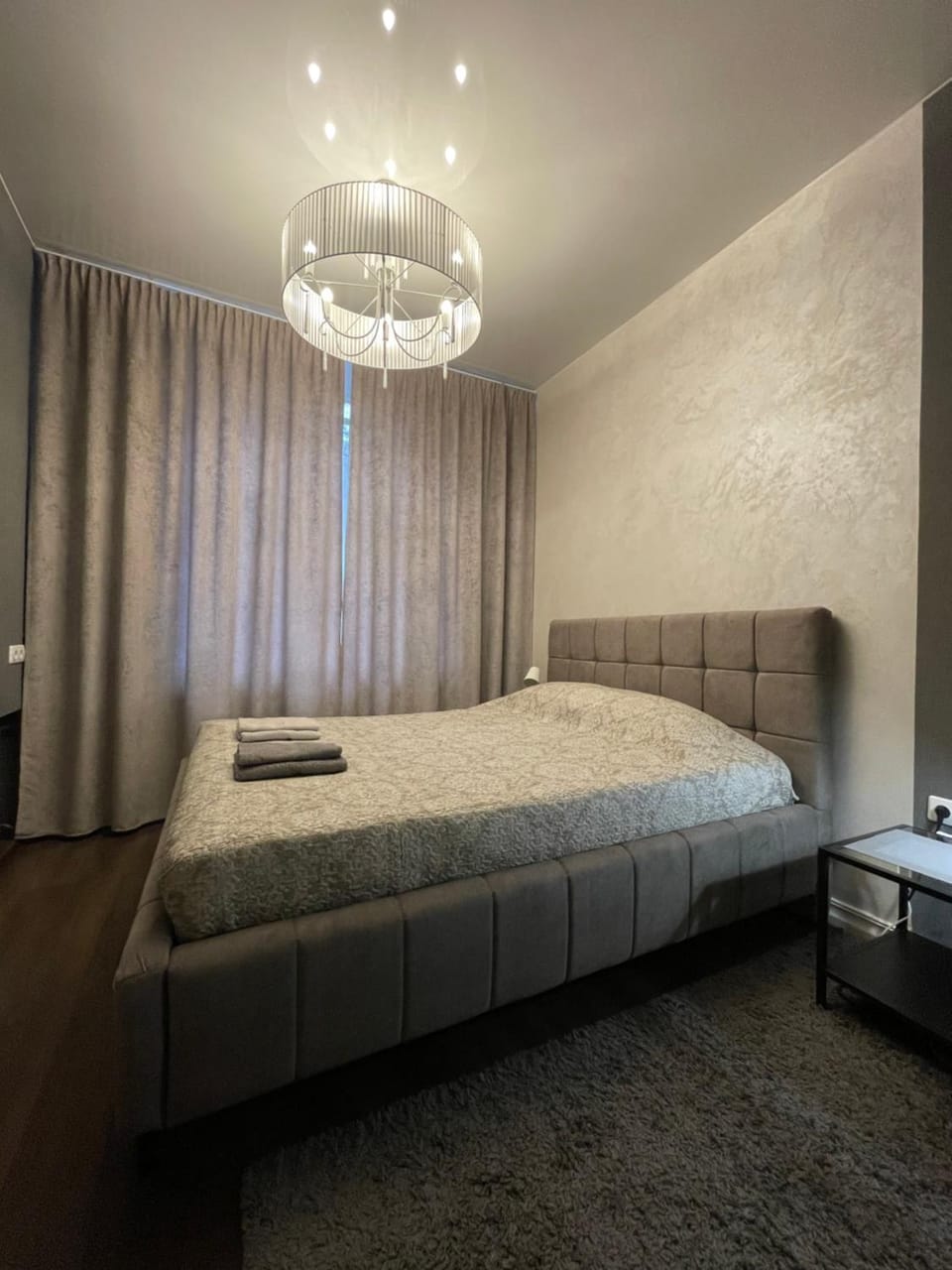 Kingsize bed SELF CHECK IN & Smart tv Apartment in Riga