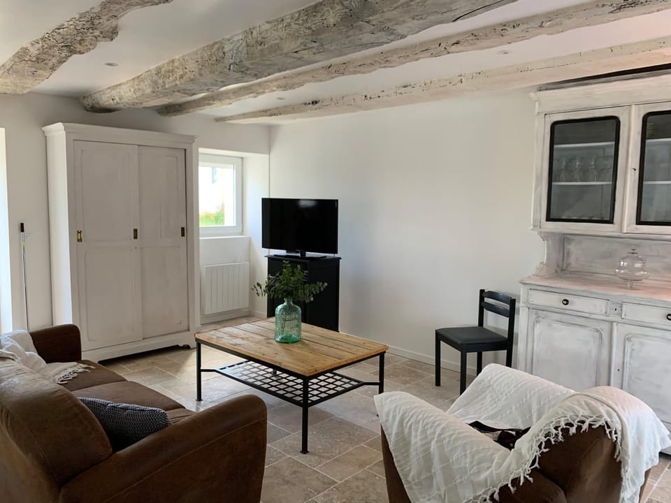 TV and multimedia, Seating area