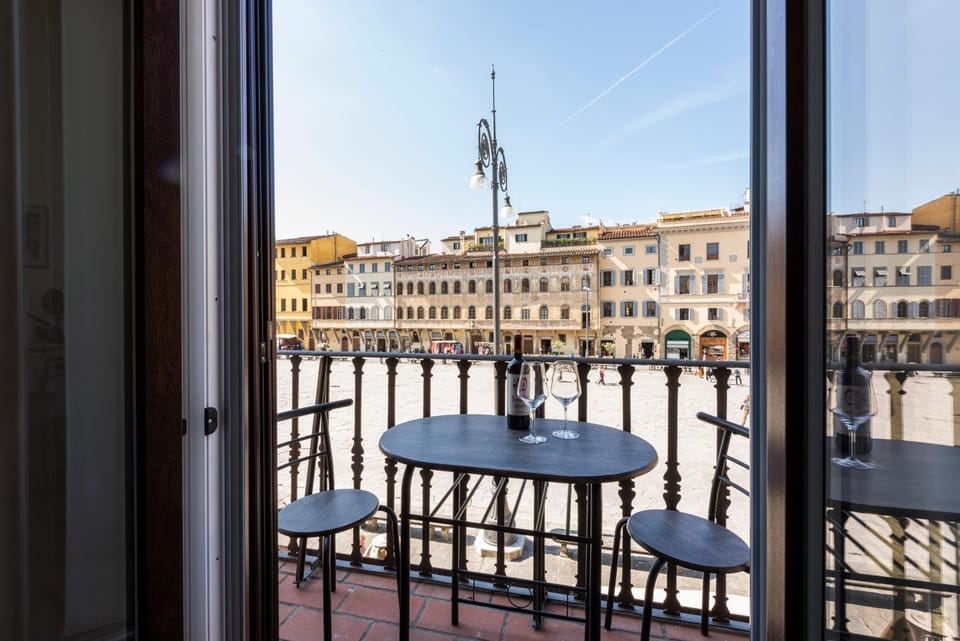 Nearby landmark, Balcony/Terrace, City view