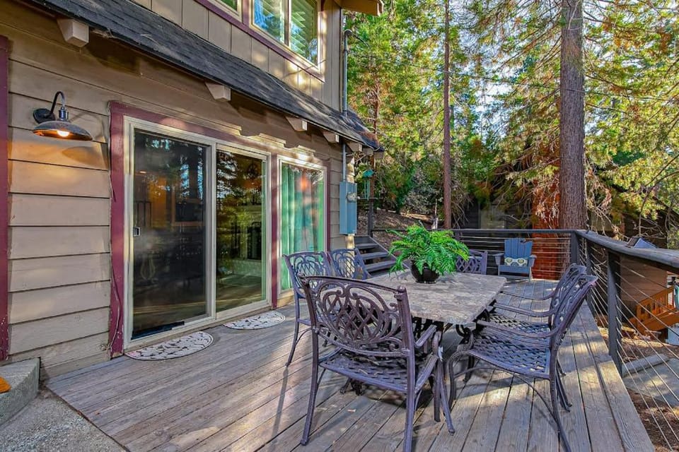 Serene Cabin Cabin in Lake Arrowhead