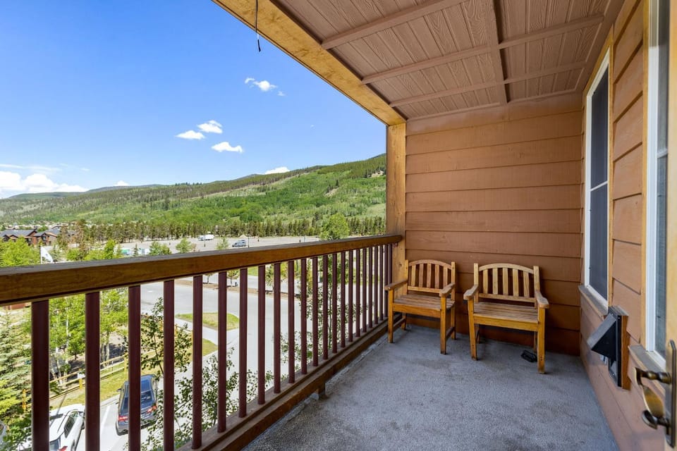 Balcony/Terrace, Mountain view