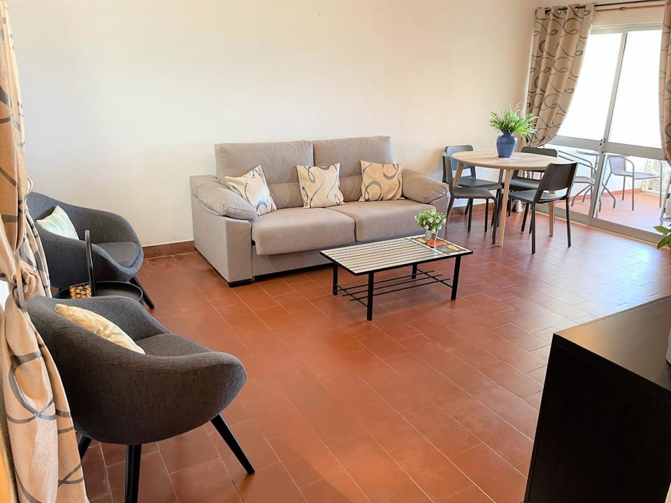 Apartamento vista mar e pôr do Sol (1,6km Praia) Apartment in Faro District