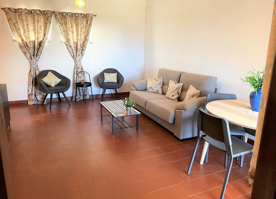 Apartamento vista mar e pôr do Sol (1,6km Praia) Apartment in Faro District