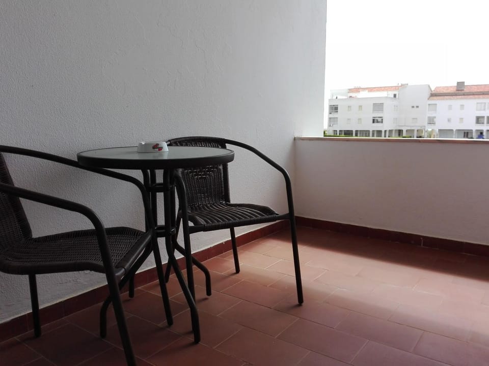 Apartamento vista mar e pôr do Sol (1,6km Praia) Apartment in Faro District