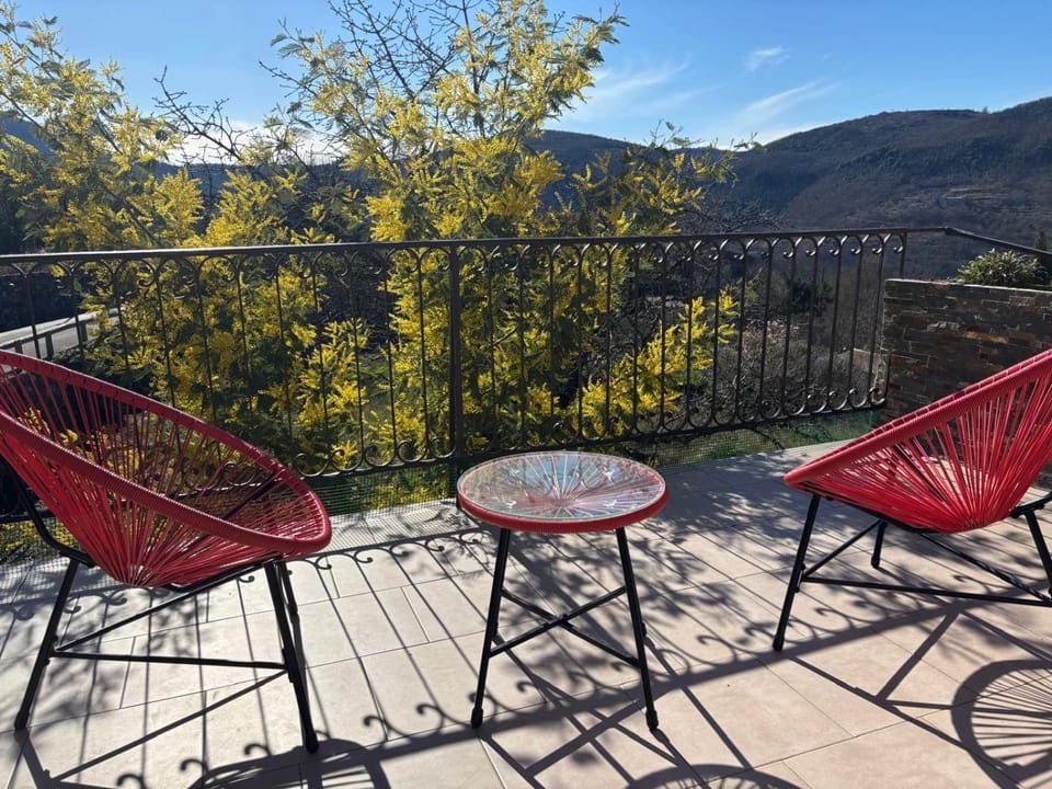 Balcony/Terrace, Mountain view