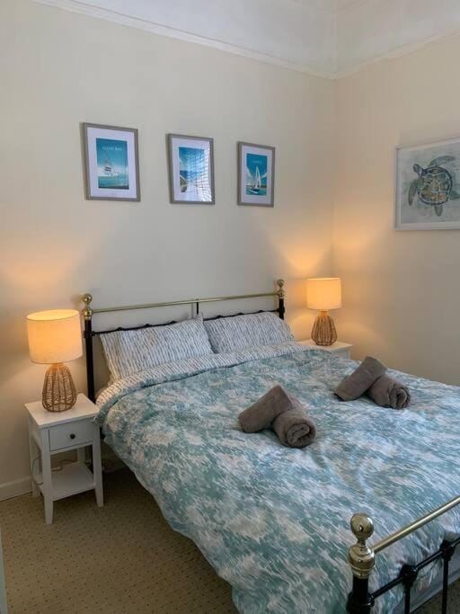 Bougainvillea Apartment in Ventnor