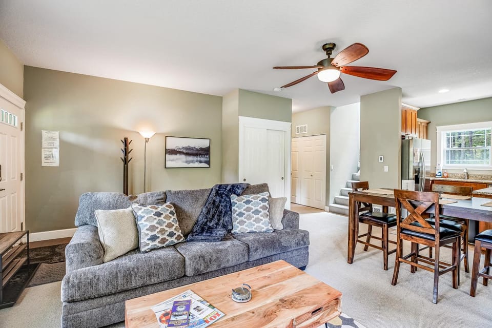Endless Weekend House in Rockaway Beach