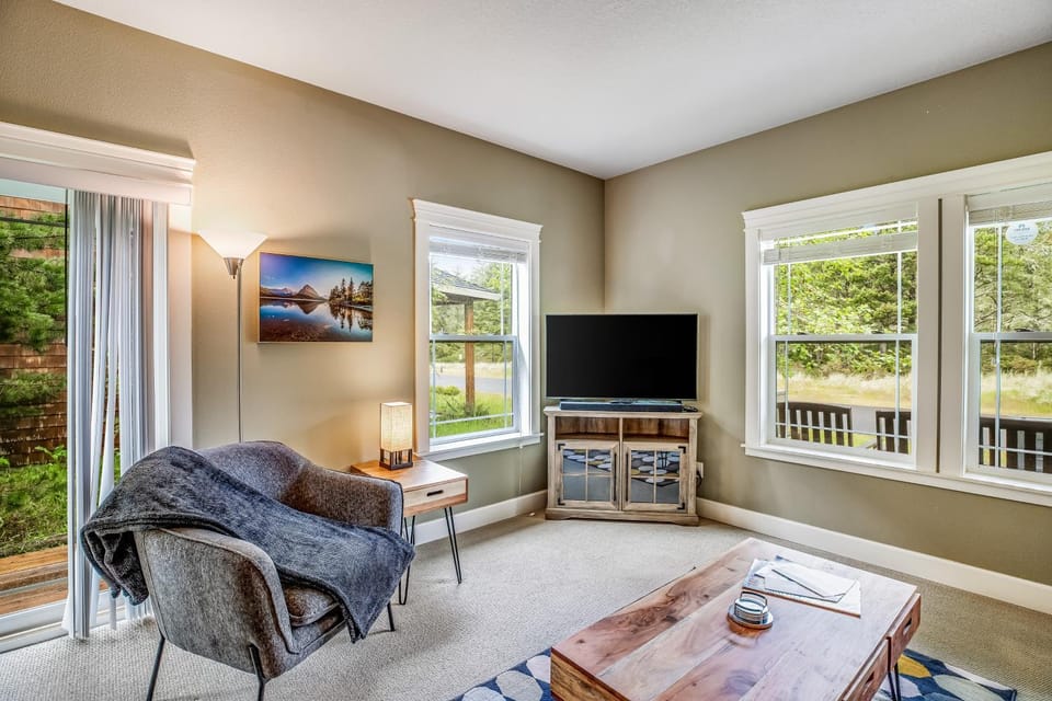 Endless Weekend House in Rockaway Beach