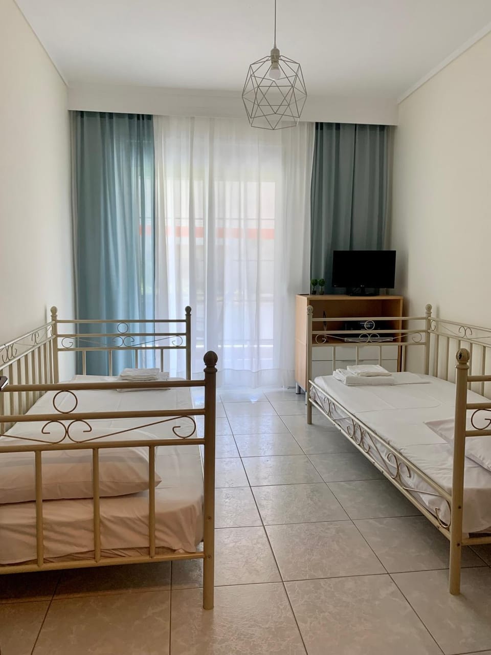 Bed, TV and multimedia, Living room, Bedroom