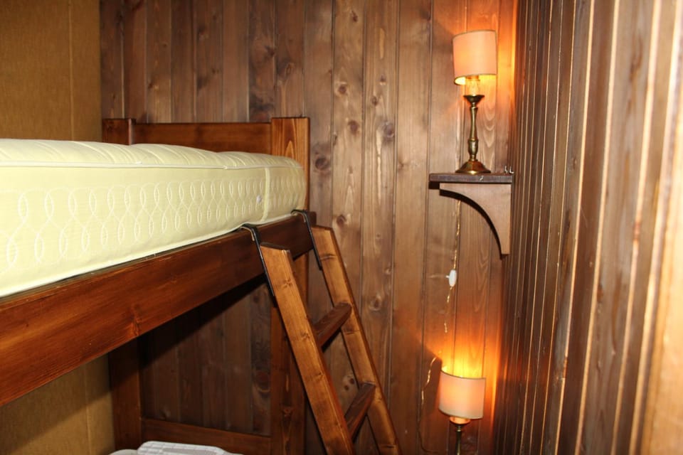 bunk bed