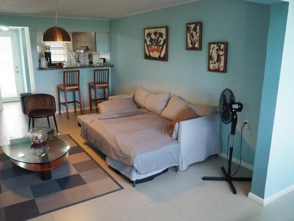 Bed, Living room