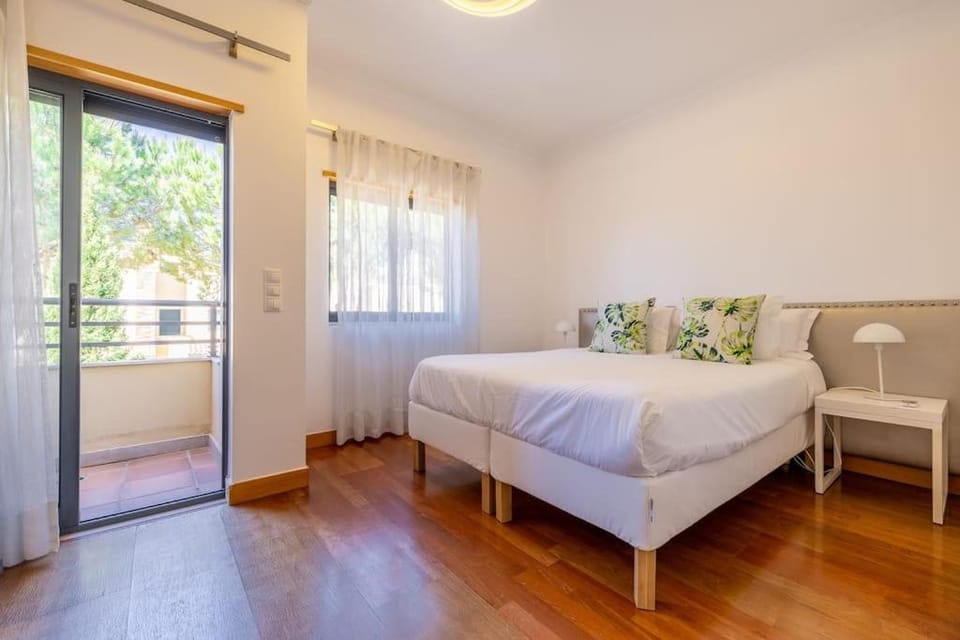 Vilamoura Hideaway - Golf, Pool & Beach Apartment in Olhos de Água