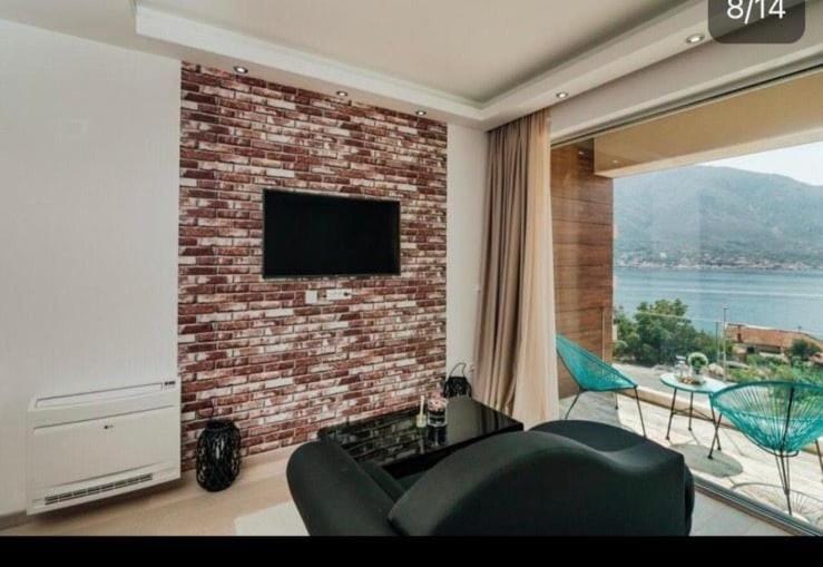 TV and multimedia, Seating area