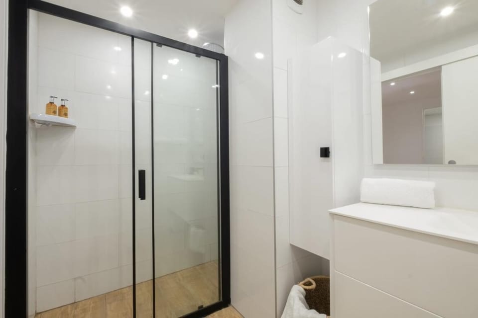 Comfy apartment with residential swimming pool Apartment in Cannes
