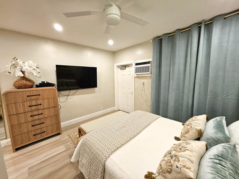 The Pearl Beachside Apartments on Hollywood Beach Apartment in Hollywood Beach
