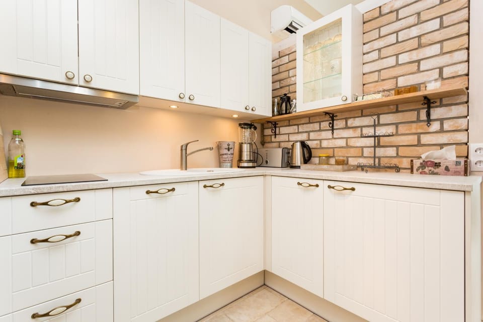 Coffee/tea facilities, Kitchen or kitchenette
