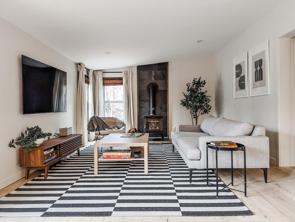 TV and multimedia, Living room, flat iron
