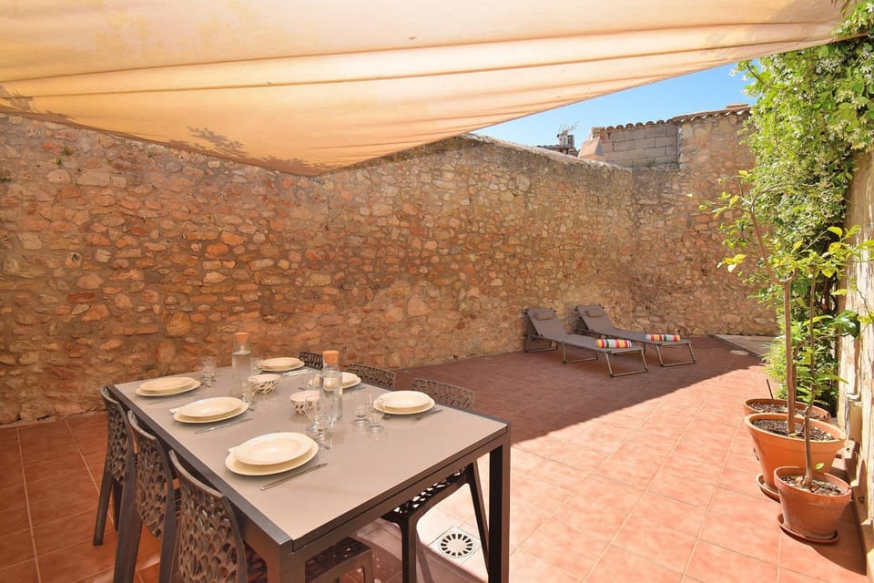 Patio, Garden, Solarium, Dining area, Garden view, sunbed