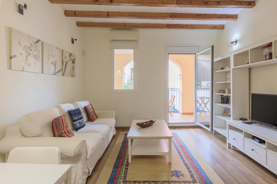 Communal lounge/ TV room, TV and multimedia, Living room, Seating area