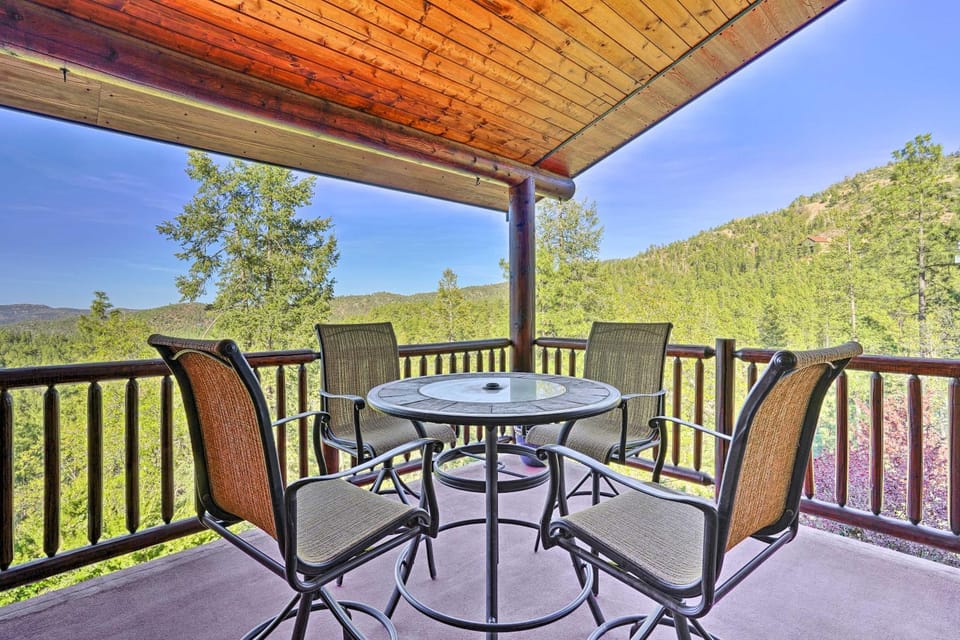 Luxe Prescott Nat’l Forest Home w/ Huge Deck House in Arizona