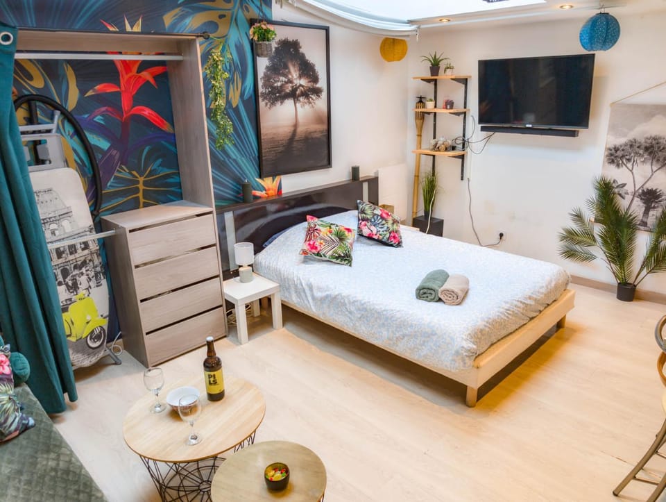 Living room, Bedroom