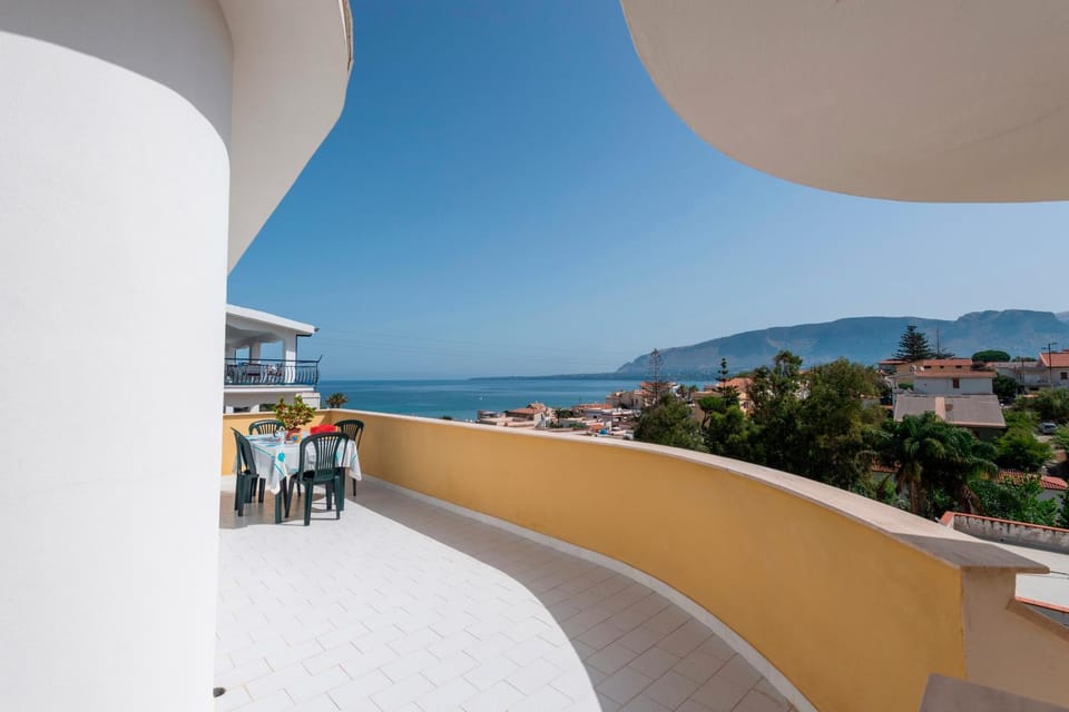 Casa Viola - a 100 metri dal mare Apartment in Sicily
