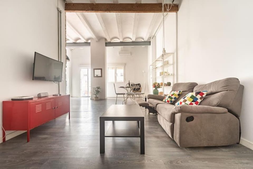 120 sqm Loft-style Apartment Beach Royal Marina Apartment in Valencia
