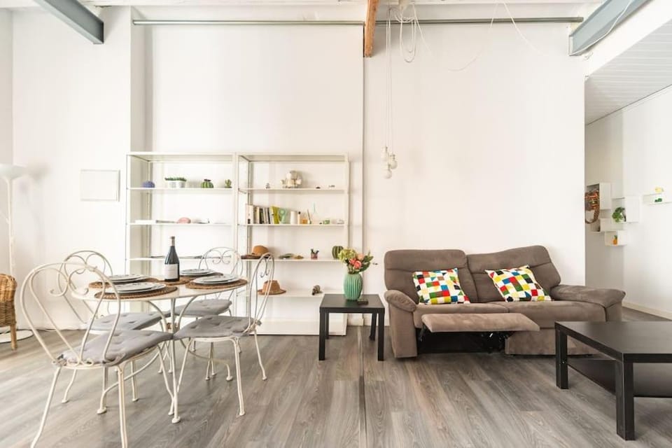 120 sqm Loft-style Apartment Beach Royal Marina Apartment in Valencia