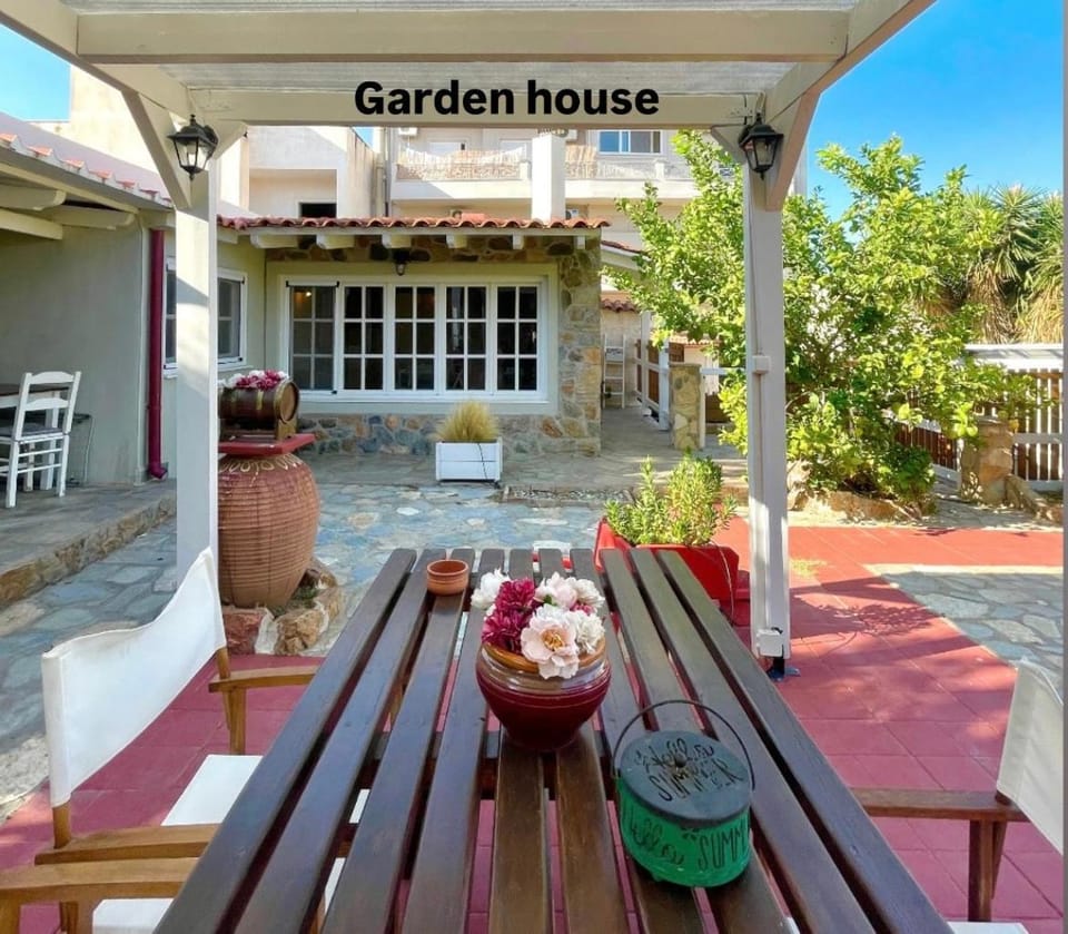 Aggelou Apartments-10 mins from Athens airport House in East Attica Regional Unit, Greece
