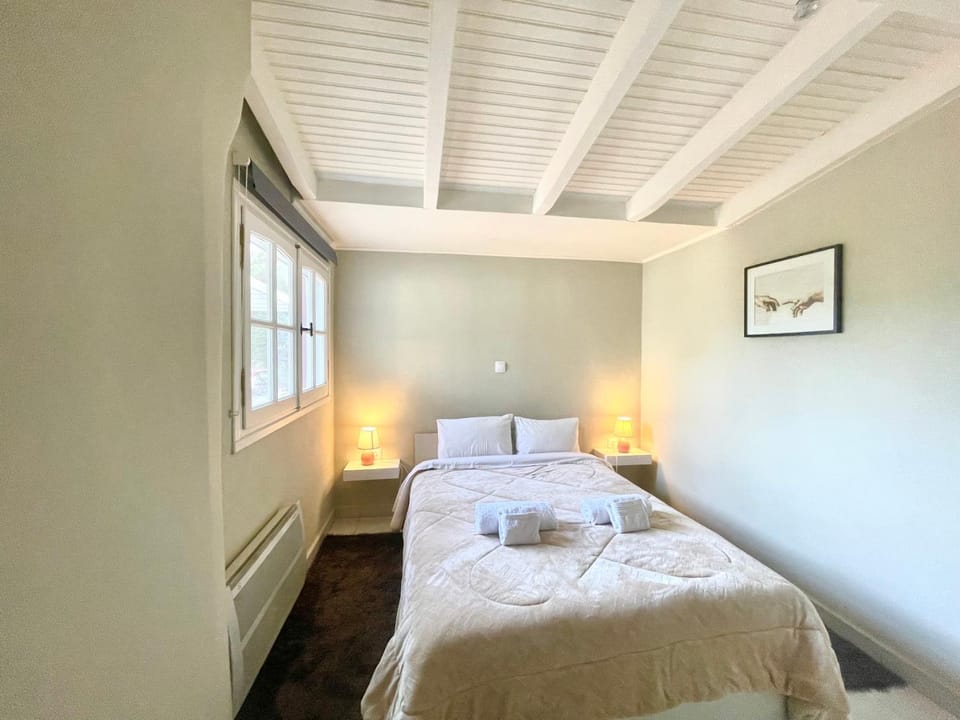 Aggelou Apartments-10 mins from Athens airport House in East Attica Regional Unit, Greece
