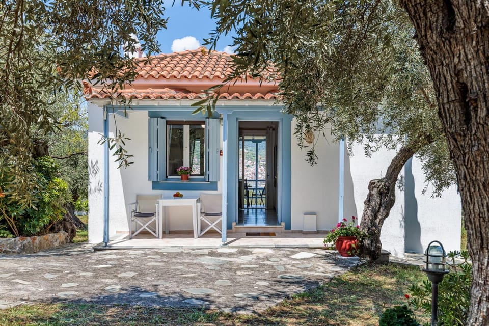 Property building, Patio, Garden