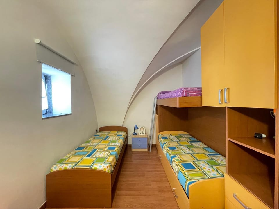 Bed, Bedroom, bunk bed