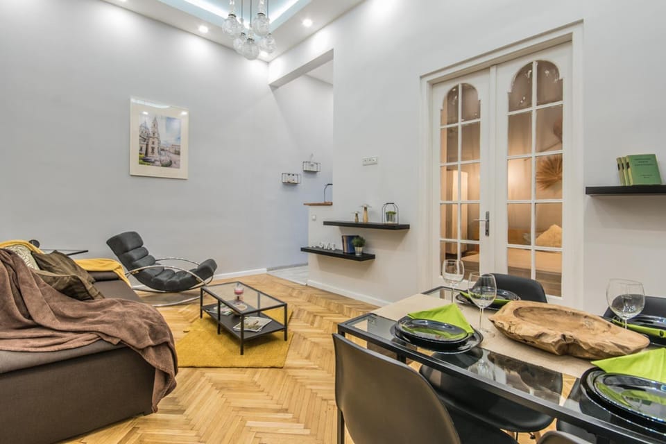 Kitchen or kitchenette, Living room, Dining area