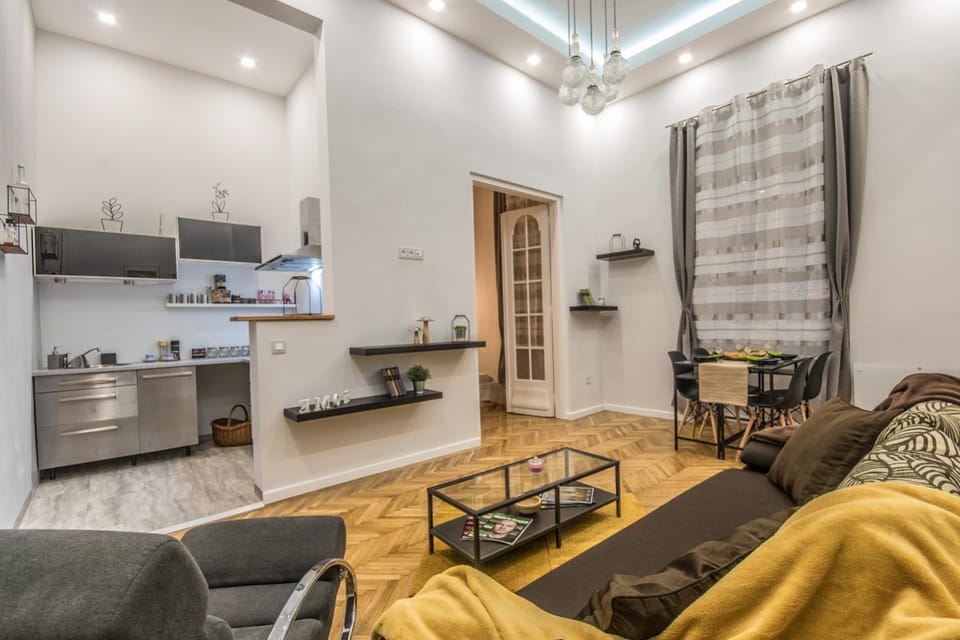 TV and multimedia, Kitchen or kitchenette, Living room, Dining area, minibar