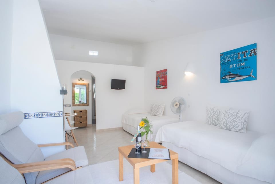 Living room, Photo of the whole room