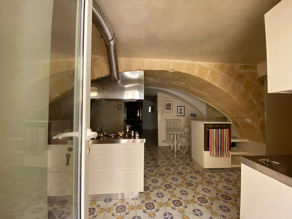 Kitchen or kitchenette, kitchen, kitchen