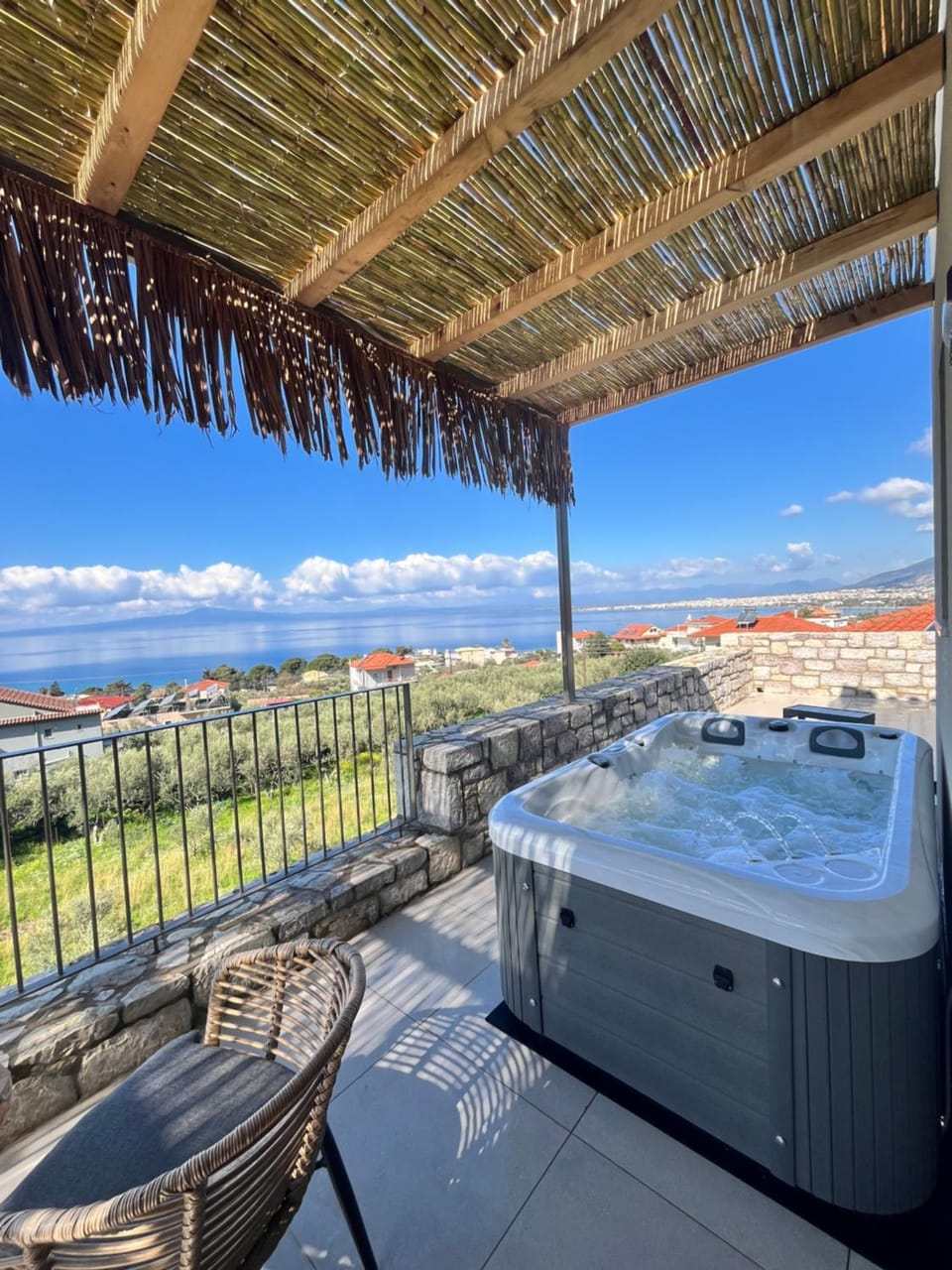 Hot Tub, View (from property/room), Balcony/Terrace