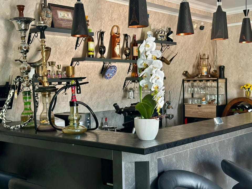 Lounge or bar, Food and drinks, Drinks