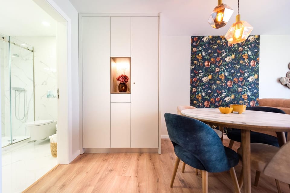 Living room, Dining area