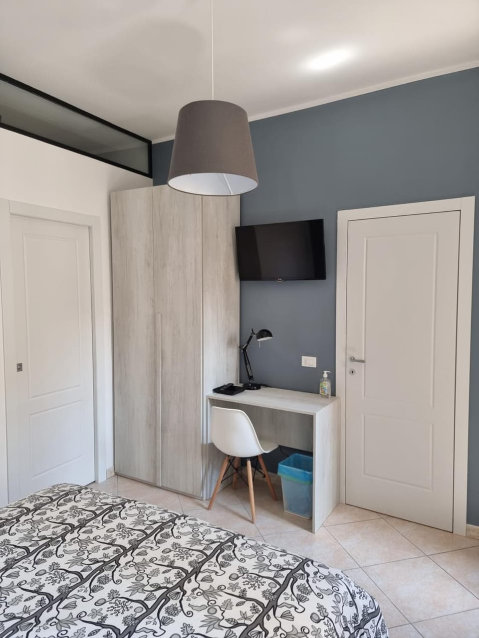 TV and multimedia, Photo of the whole room, Bedroom, wardrobe